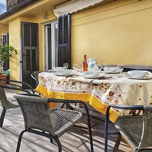 rosys-house.hotelitalianriviera.com/